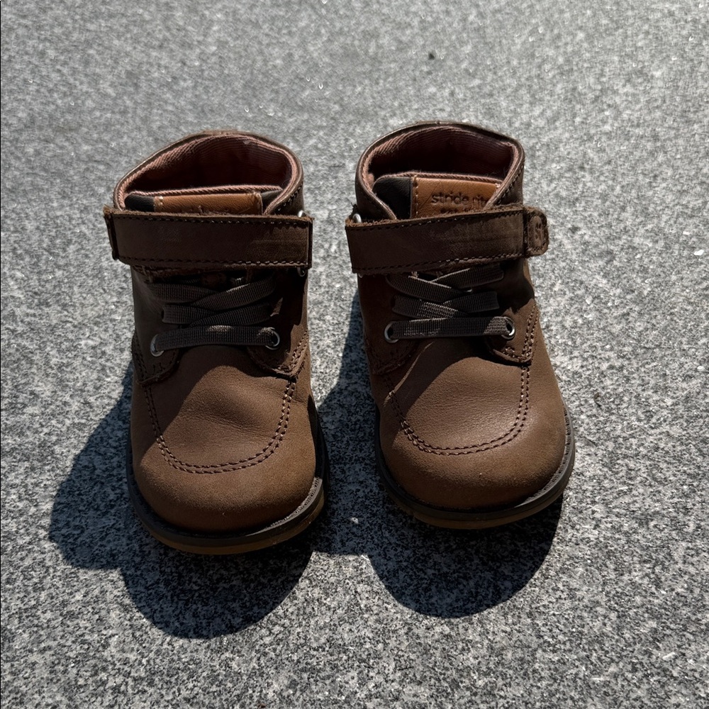 Stride rite Quinn boys leather lined boot flexible walker